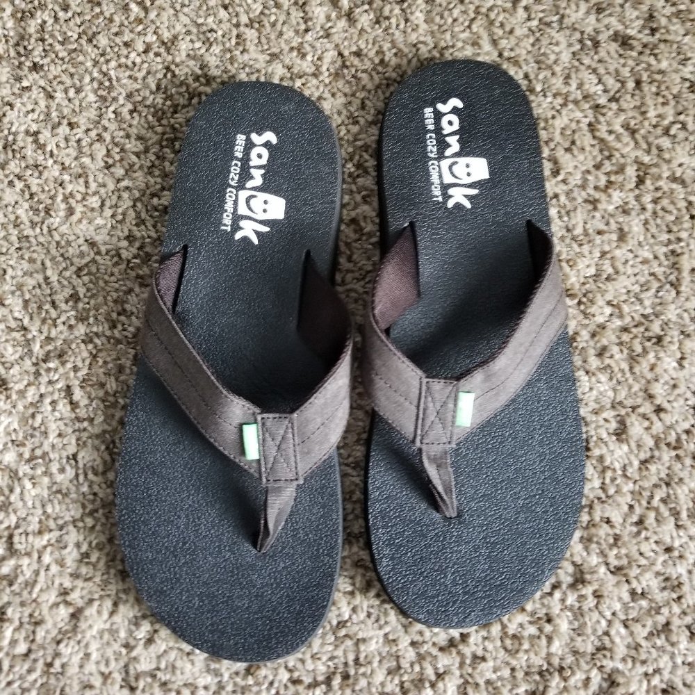 Sanuk Flip Flops - Beer Cozy Comfort